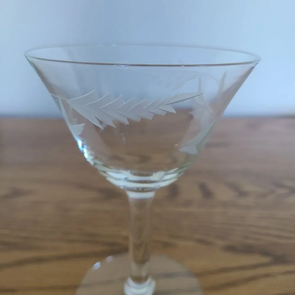 Unbranded vintage etched